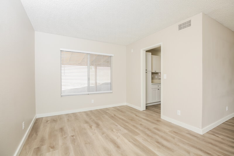 2,355/Mo, 4301 Satinwood Dr Las Vegas, NV 89147 Dining Room View