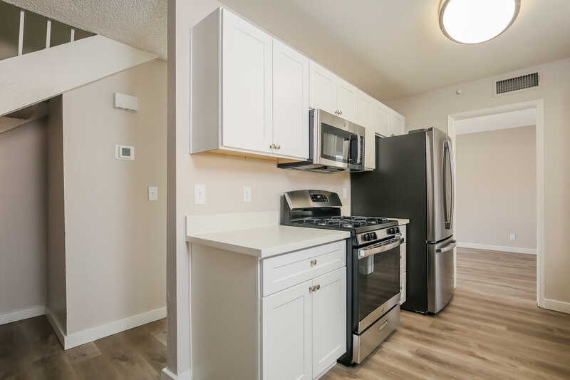 2,355/Mo, 4301 Satinwood Dr Las Vegas, NV 89147 Kitchen View