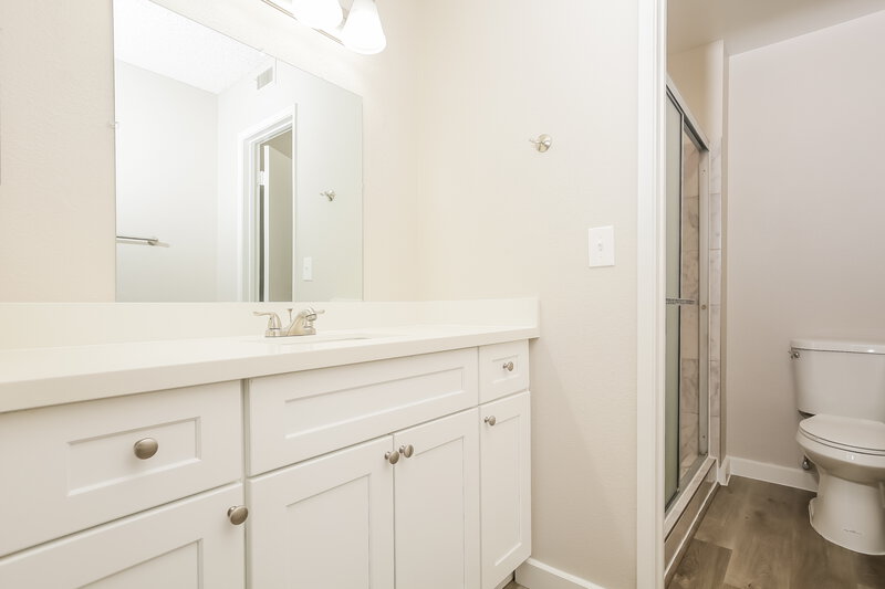 2,355/Mo, 4301 Satinwood Dr Las Vegas, NV 89147 Main Bathroom View