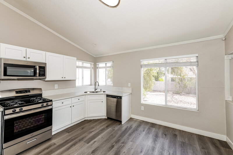 2,320/Mo, 9586 Lavarun Ct Las Vegas, NV 89123 Kitchen View