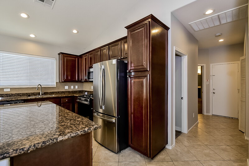 2,800/Mo, 3521 Midnight Mist Ct North Las Vegas, NV 89081 Kitchen View 3