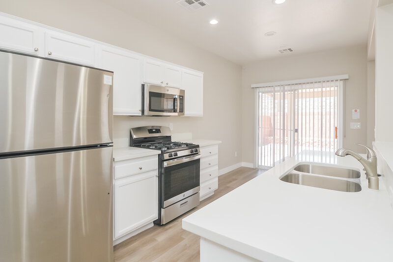 2,200/Mo, 690 Fragrant Sage Ct Henderson, NV 89015 Kitchen View 3