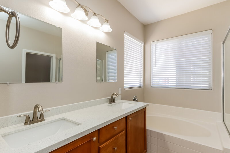 2,075/Mo, 8616 Nature Scene Dr Las Vegas, NV 89139 Bathroom View