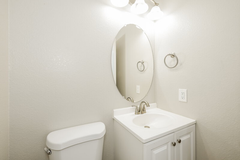 2,175/Mo, 8616 Nature Scene Dr Las Vegas, NV 89139 Bathroom View 2