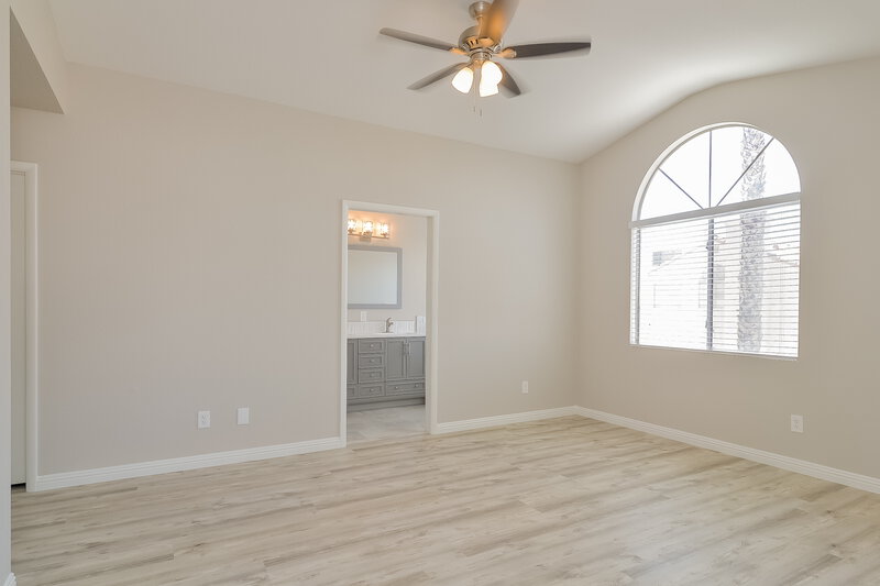 3,270/Mo, 1725 Autumn Rust Dr Las Vegas, NV 89119 Main Bedroom View 2