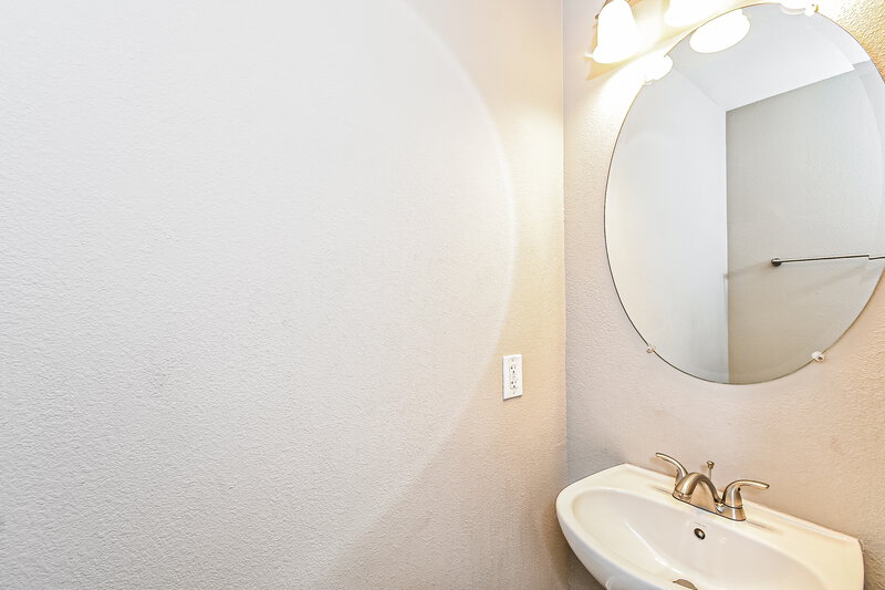 2,175/Mo, 8656 Treasure Trove St Las Vegas, NV 89123 Main Bathroom View 2