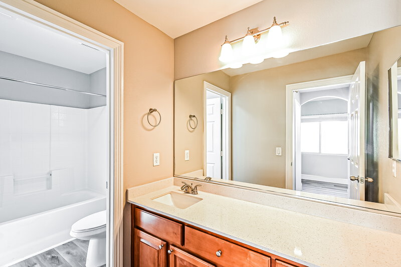 2,175/Mo, 8656 Treasure Trove St Las Vegas, NV 89123 Bathroom View