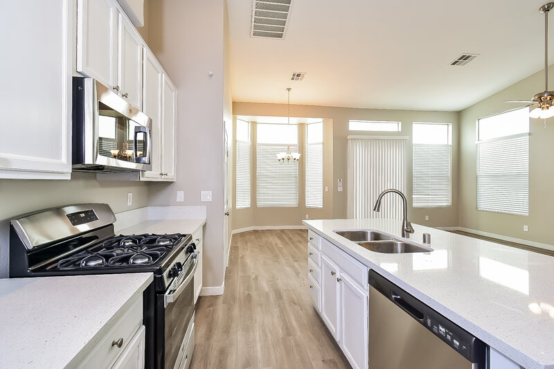 2,275/Mo, 4015 Captain Morgan Ave North Las Vegas, NV 89031 Kitchen View 2