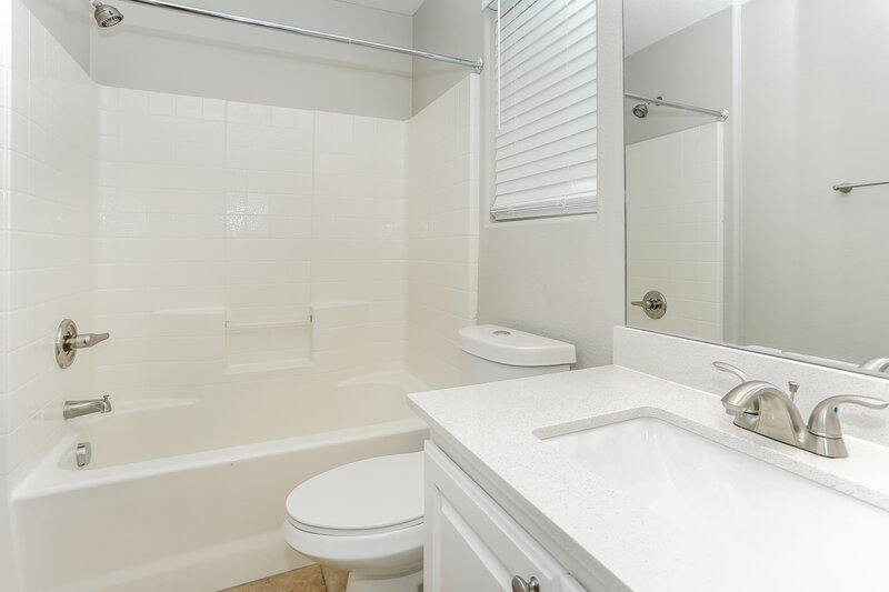 2,095/Mo, 8925 Paula Jean Ave Las Vegas, NV 89149 Bathroom View