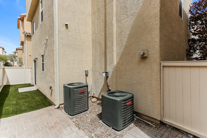 2,095/Mo, 8925 Paula Jean Ave Las Vegas, NV 89149 Rear View 2