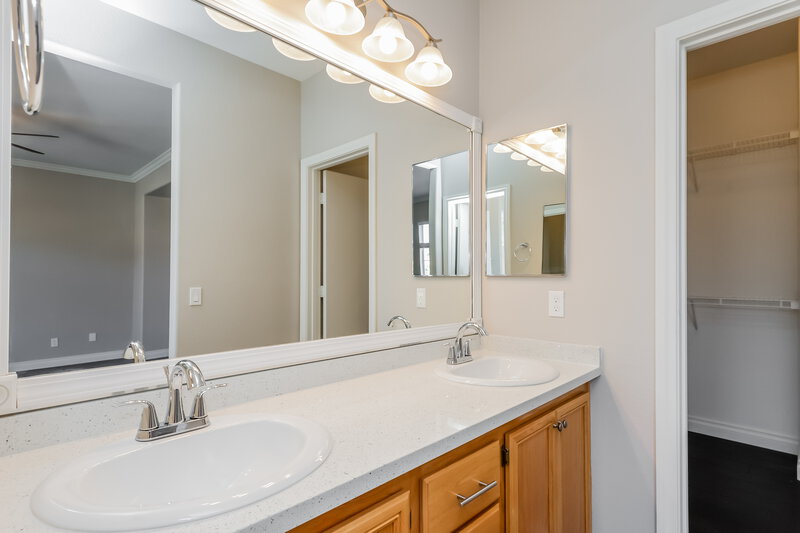 3,140/Mo, 10361 Sunny Ranch Ave Las Vegas, NV 89129 Main Bathroom View