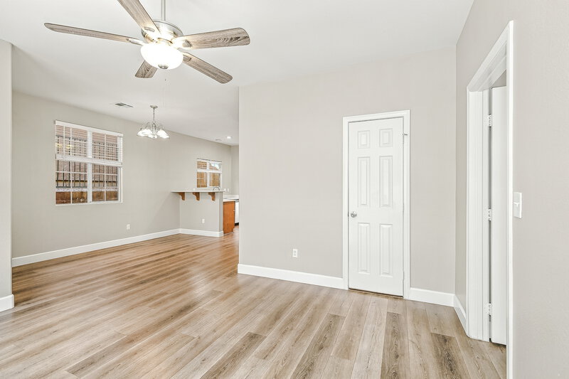 2,100/Mo, 4027 Sparrow Rock St Las Vegas, NV 89129 Living Room View 2