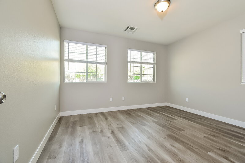 2,125/Mo, 4027 Sparrow Rock St Las Vegas, NV 89129 Bedroom View