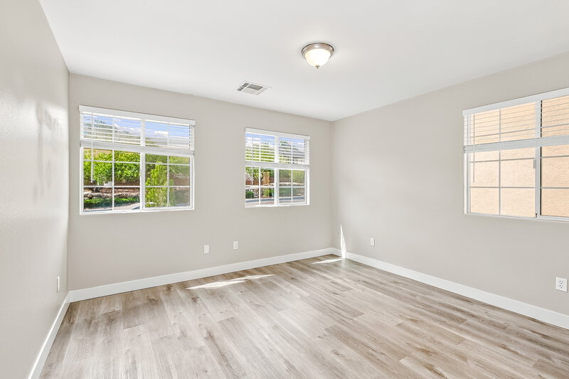 2,100/Mo, 4027 Sparrow Rock St Las Vegas, NV 89129 Bedroom View 2