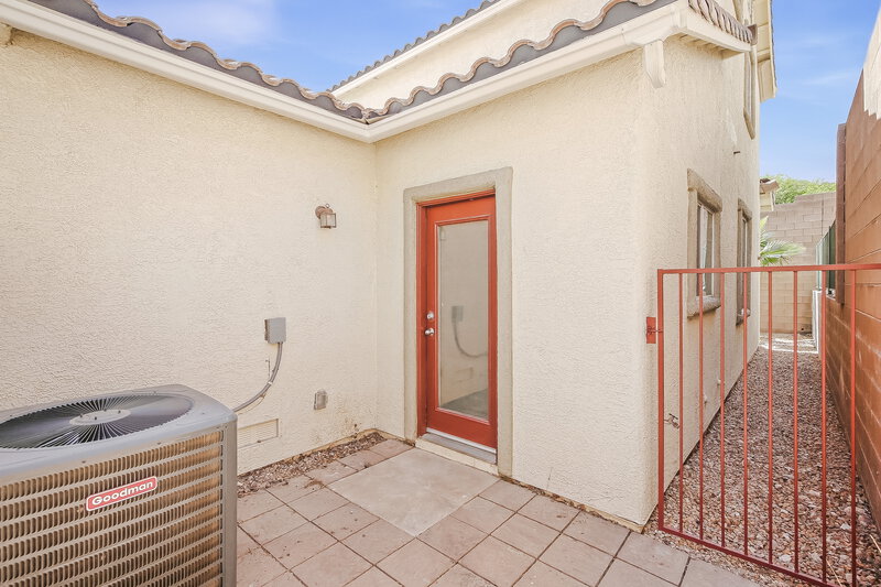 2,100/Mo, 4027 Sparrow Rock St Las Vegas, NV 89129 Rear View