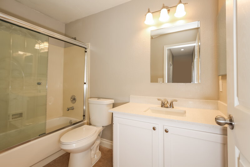 2,095/Mo, 1536 Knoll Heights Ct North Las Vegas, NV 89032 Bathroom View