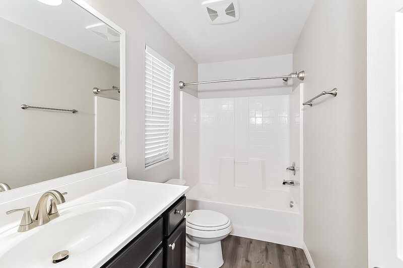 3,300/Mo, 10509 W Gilmore Ave Las Vegas, NV 89129 Bathroom View