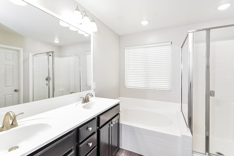 3,300/Mo, 10509 W Gilmore Ave Las Vegas, NV 89129 Bathroom View 3