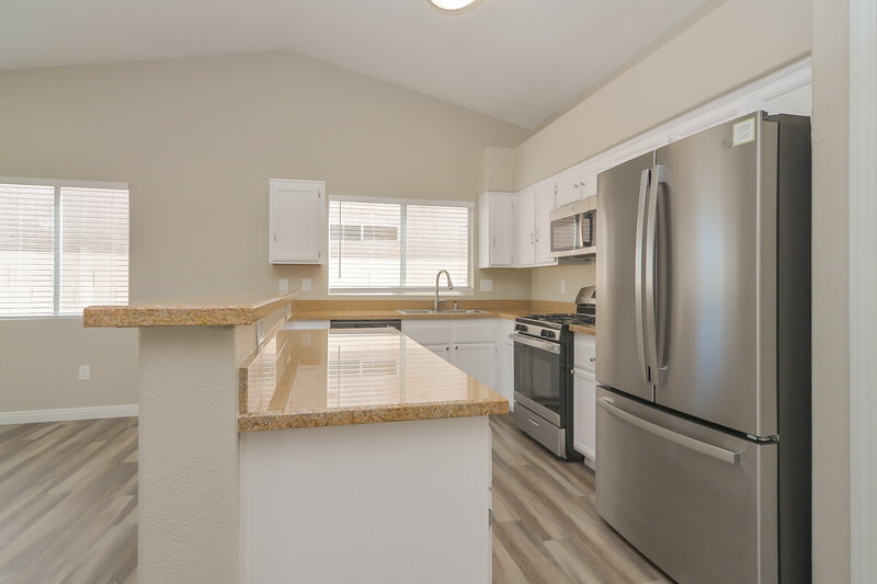 3,140/Mo, 1100 Sport of Kings Ave Henderson, NV 89015 Kitchen View