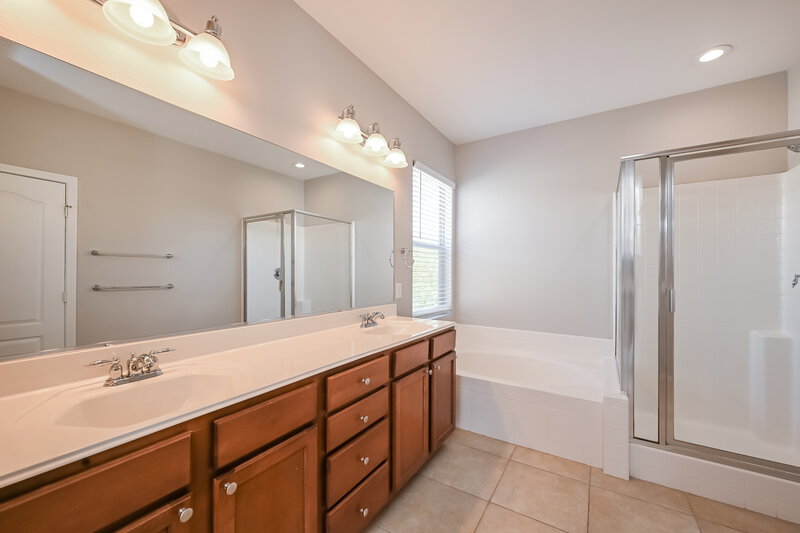 2,260/Mo, 9787 Aleutian St Las Vegas, NV 89178 Main Bathroom View