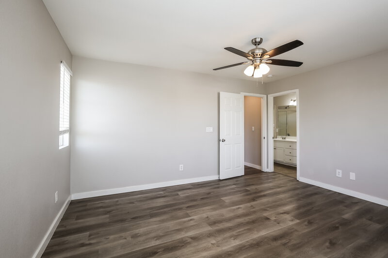 1,960/Mo, 1021 Appaloosa Hills Ave North Las Vegas, NV 89081 Main Bedroom View