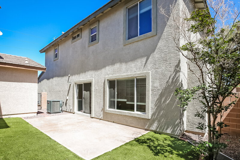 1,960/Mo, 1021 Appaloosa Hills Ave North Las Vegas, NV 89081 Rear View