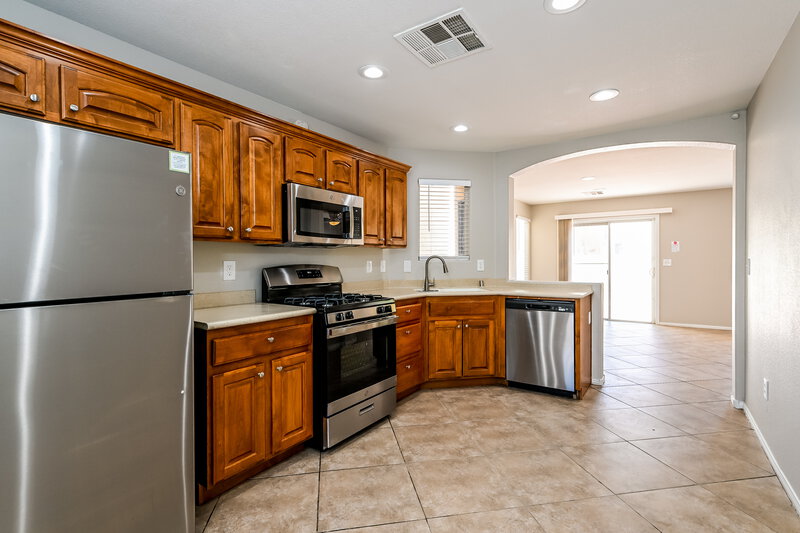 1,990/Mo, 5067 Vacaville Ave Las Vegas, NV 89139 Kitchen View 2
