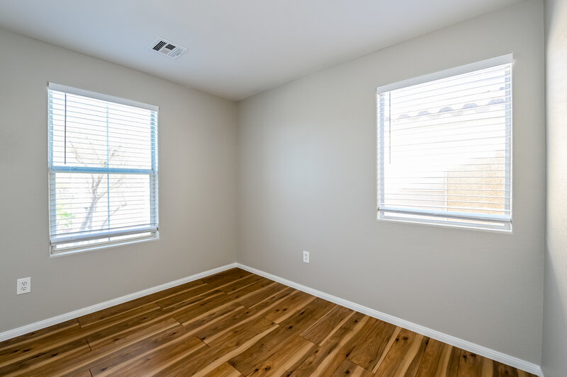 1,990/Mo, 5067 Vacaville Ave Las Vegas, NV 89139 Bedroom View 2