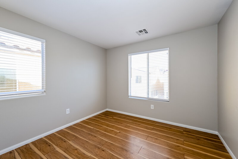 1,990/Mo, 5067 Vacaville Ave Las Vegas, NV 89139 Bedroom View 3