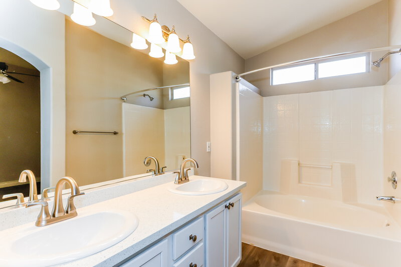 2,780/Mo, 941 Adobe Flat Dr Henderson, NV 89011 Main Bathroom View