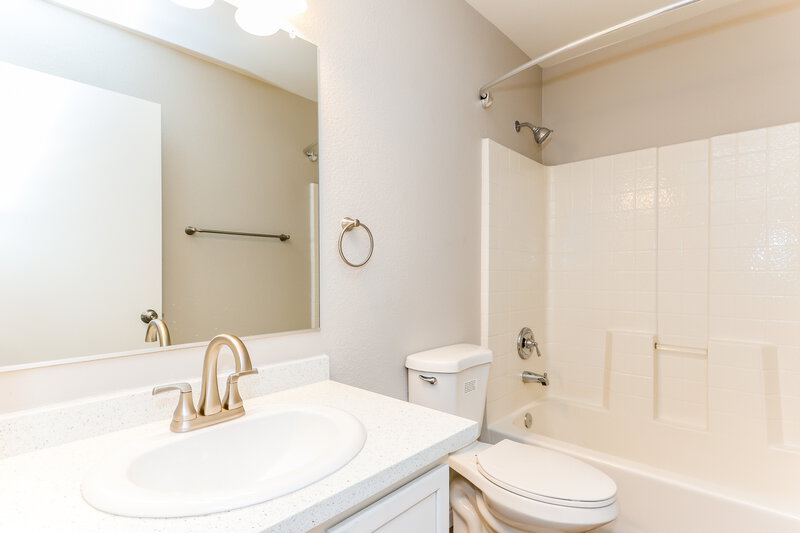 2,780/Mo, 941 Adobe Flat Dr Henderson, NV 89011 Bathroom View