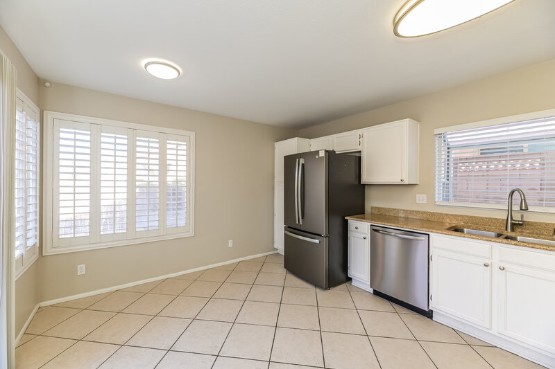 2,035/Mo, 52 Quiet Desert Ln Henderson, NV 89074 Kitchen View