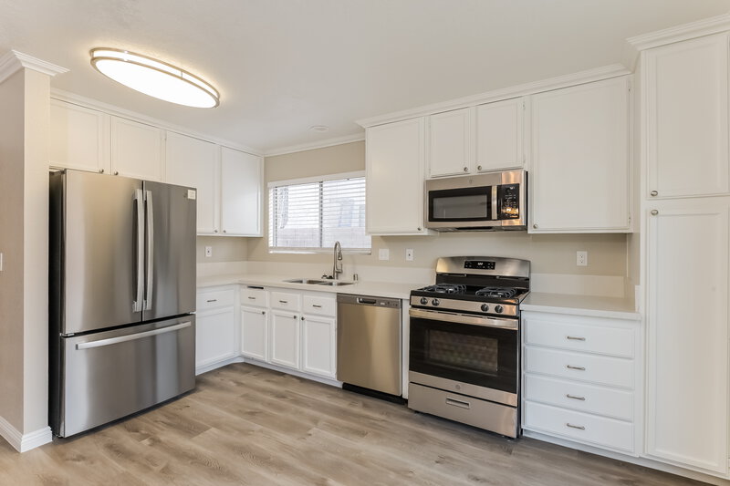 3,120/Mo, 2562 Machado Dr Henderson, NV 89074 Kitchen View 2