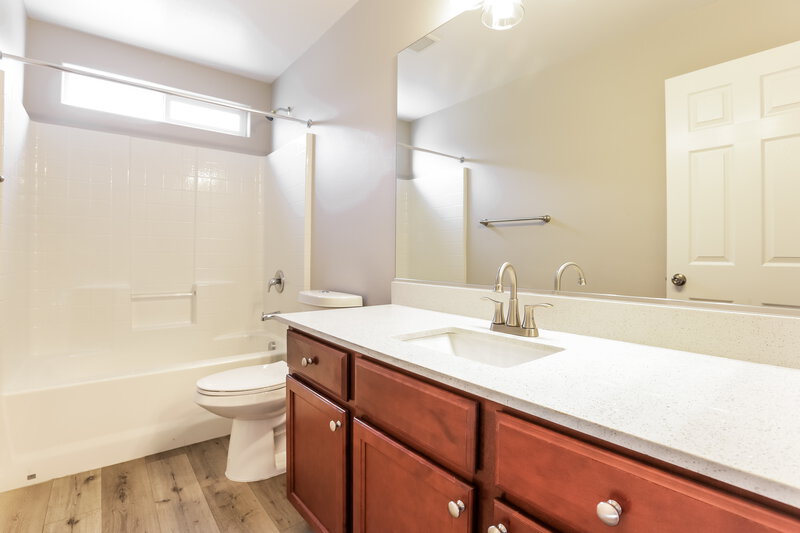 1,940/Mo, 8260 Oliver Twist Ln Las Vegas, NV 89113 Bathroom View