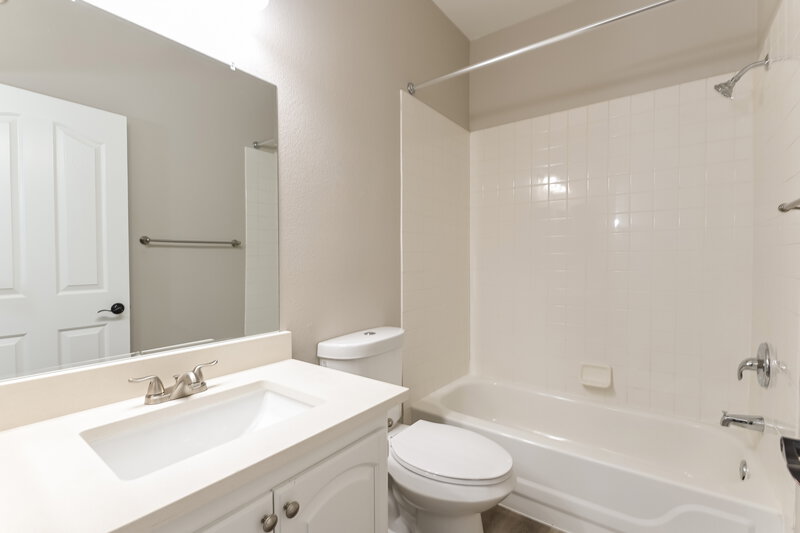 2,330/Mo, 10138 Millers Chase Rd Las Vegas, NV 89183 Bathroom View