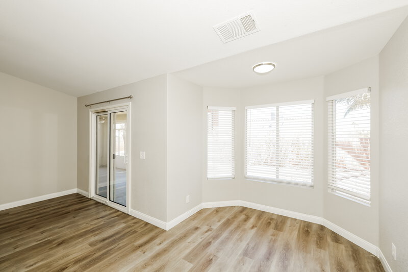 2,020/Mo, 406 Aloha Dr Henderson, NV 89015 Dining Room View
