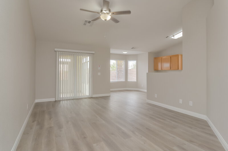 2,180/Mo, 406 Aloha Dr Henderson, NV 89015 Family Room View