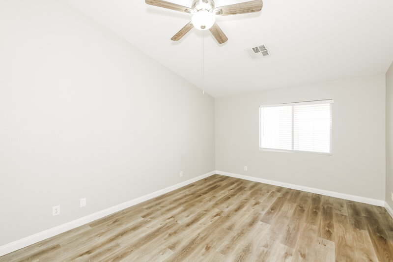 2,020/Mo, 406 Aloha Dr Henderson, NV 89015 Main Bedroom View
