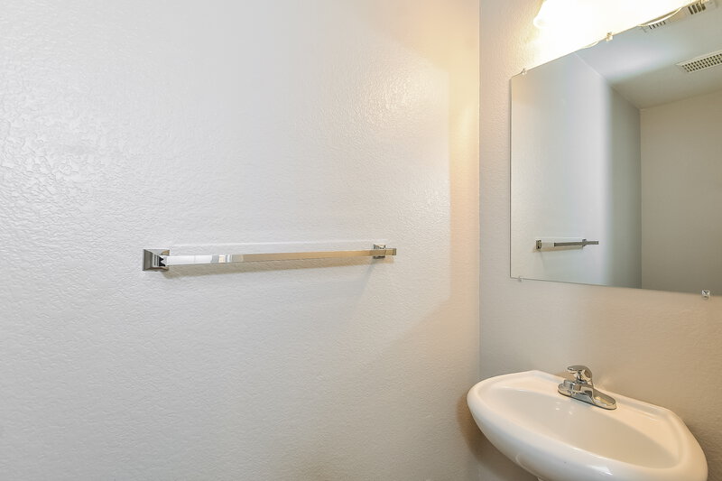 2,205/Mo, 710 Loughton St Las Vegas, NV 89178 Bathroom View