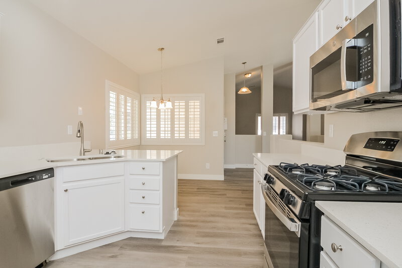 2,940/Mo, 1067 Kennebunk Cir Henderson, NV 89015 Kitchen View