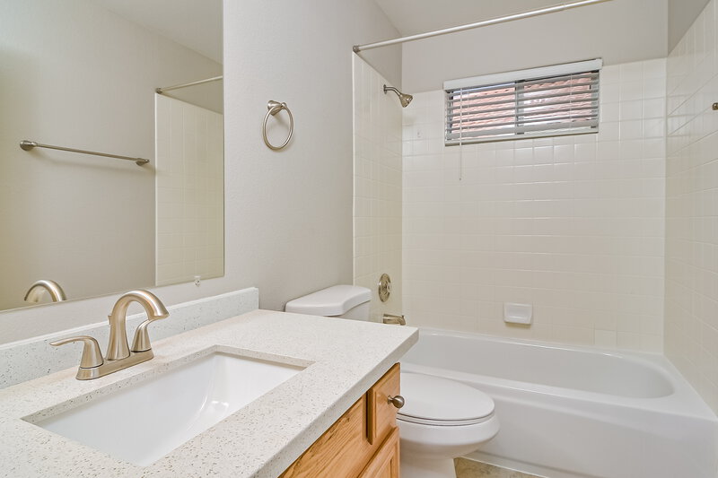 2,210/Mo, 1758 Saint Thomas Dr Henderson, NV 89074 Main Bathroom View 2