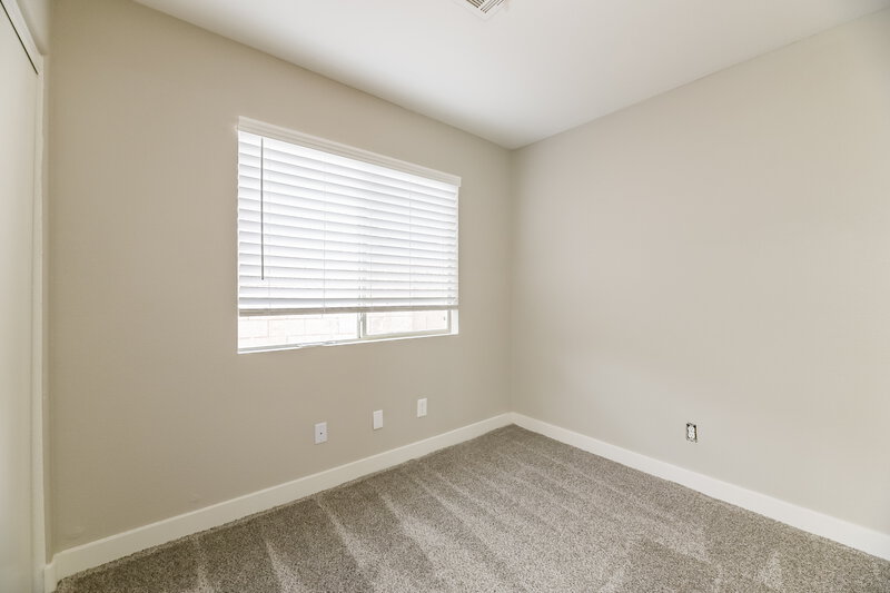 1,960/Mo, 390 Lombardy Cir Henderson, NV 89015 Bedroom View 2