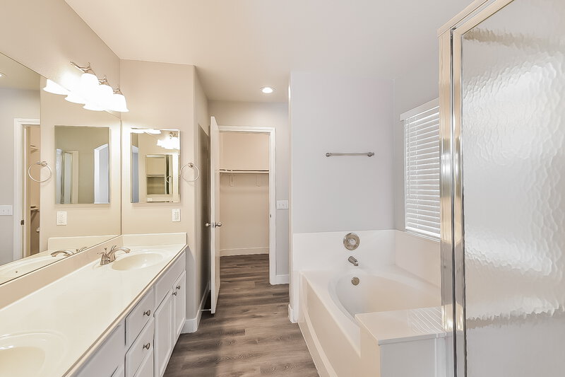 2,030/Mo, 1218 Cobble Lake Ave North Las Vegas, NV 89081 Main Bathroom View