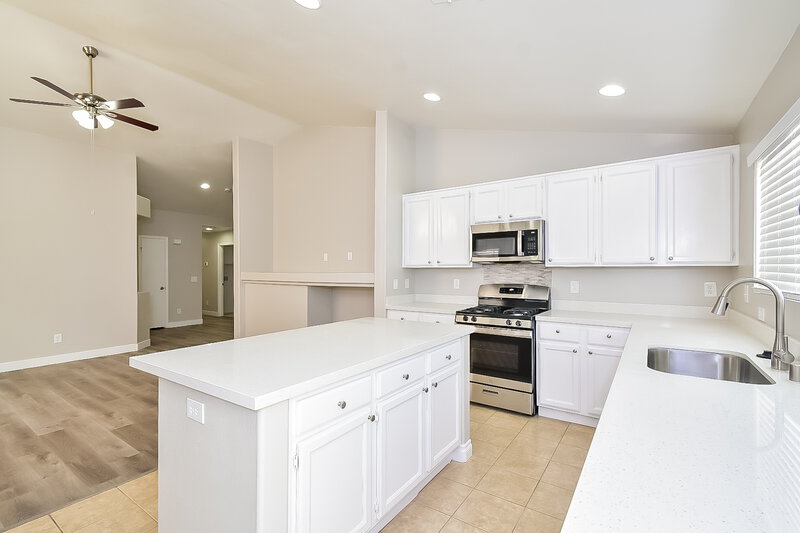 2,150/Mo, 7873 Lovely Pine Pl Las Vegas, NV 89143 Kitchen View 3