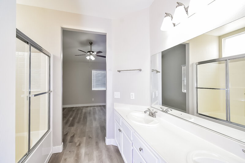 2,150/Mo, 7873 Lovely Pine Pl Las Vegas, NV 89143 Main Bathroom View 2