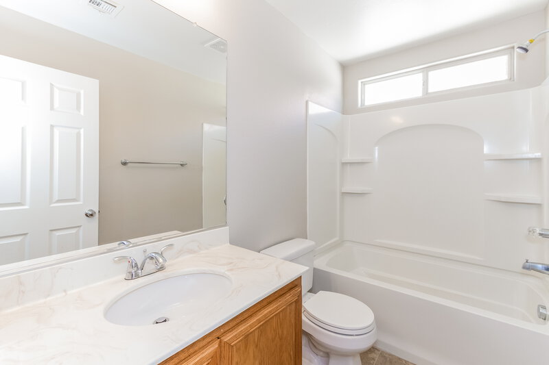 2,275/Mo, 70 Glen Park Ave Las Vegas, NV 89183 Bathroom View