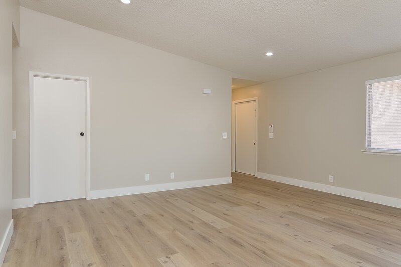 2,095/Mo, 5790 Vecinos Ln Las Vegas, NV 89110 Living Room View 2