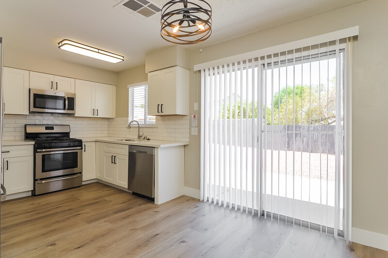 2,095/Mo, 5790 Vecinos Ln Las Vegas, NV 89110 Dining Room View 2