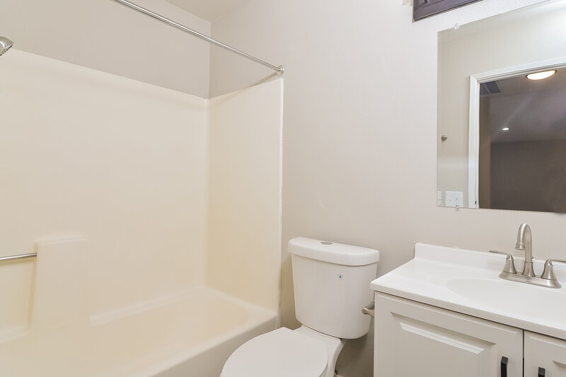 2,095/Mo, 5790 Vecinos Ln Las Vegas, NV 89110 Bathroom View