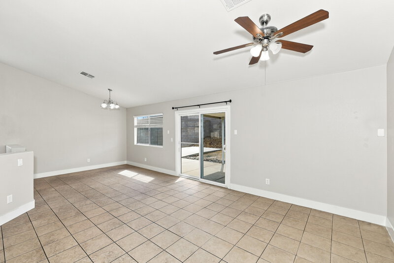 2,150/Mo, 827 Golden Plata Ct Henderson, NV 89015 Family Room View